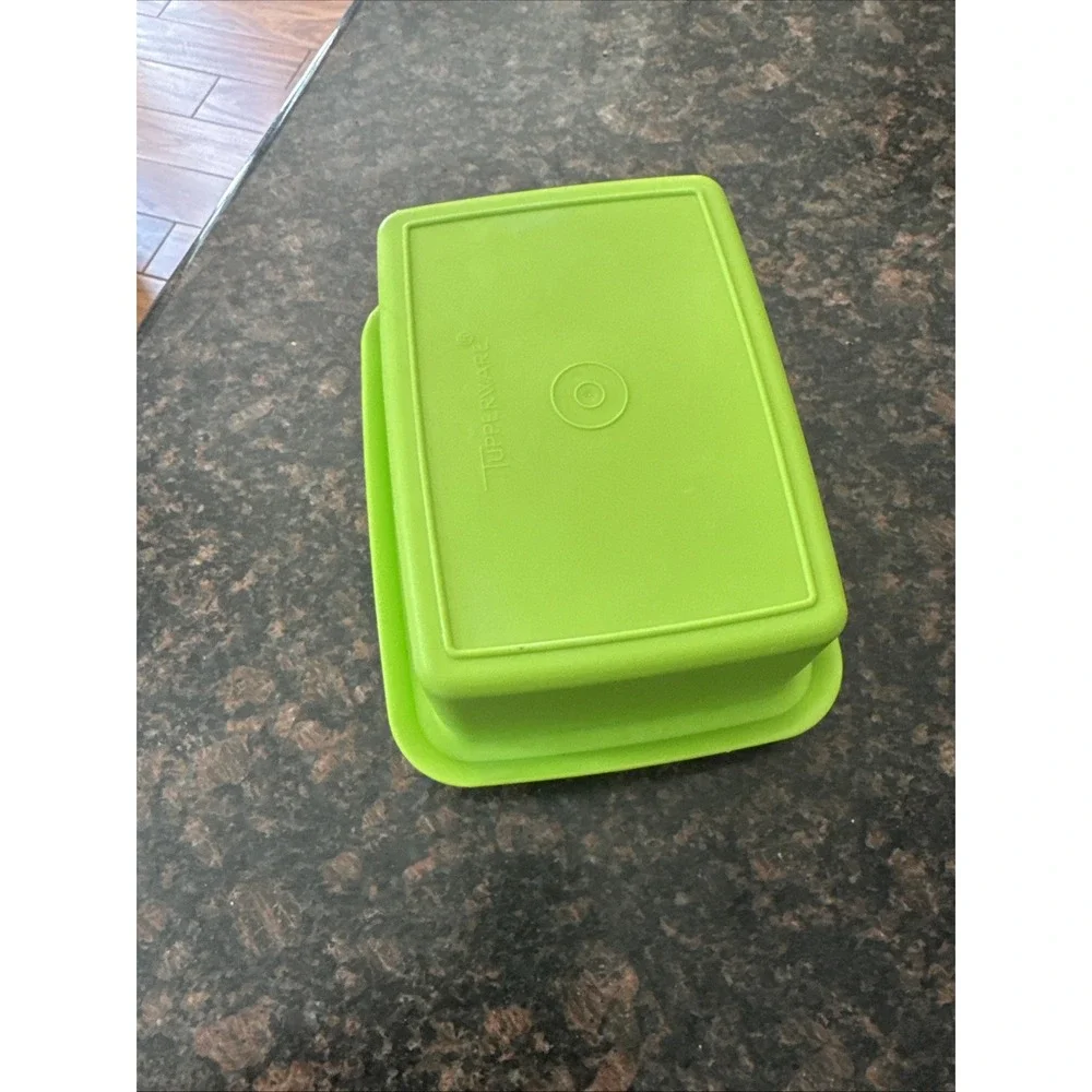 Vintage TUPPERWARE 1254 FREEZE-N-SAVE Ice Cream Storage Container - Green - EUC